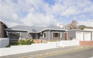 3 Bedroom House in Strand North