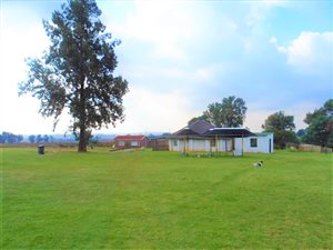 16.4 ha Farm in Eldorado Park