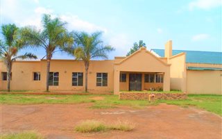 16.4 ha Farm in Eldorado Park