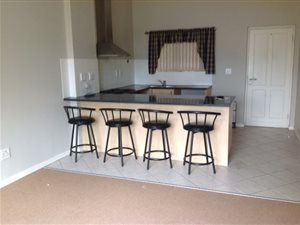 2 Bed Apartment in Somerset West Central