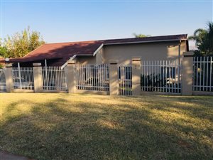 4 Bed House in Suiderberg