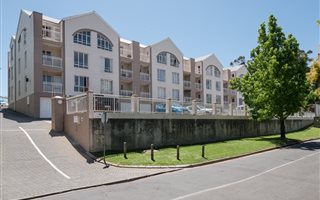 2 Bedroom Apartment in La Colline