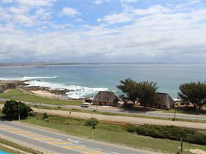 2 Bed Apartment in Mossel Bay Central