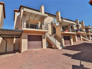 2 Bed Townhouse in La Montagne