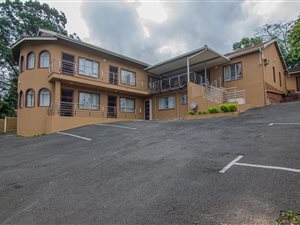 9 Bed House in Fairview