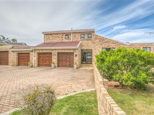 5 Bed House in Lovemore Heights