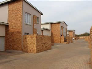 3 Bed Townhouse in Tijger Valley and surrounds