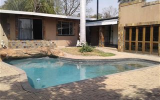 4 Bedroom House in Sonheuwel