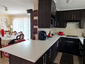 2 Bed House in Cosmo City