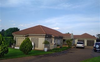 4 Bedroom House in Raslouw AH