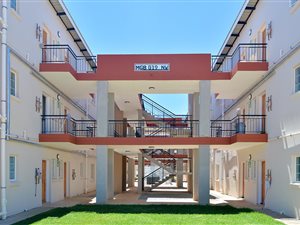 2 Bed Apartment in Adamayview