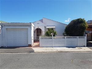 3 Bed House in Mitchells Plain