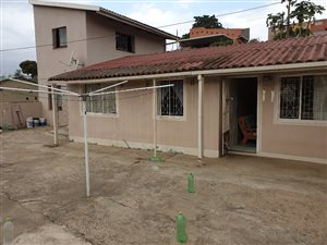 3 Bed House in Whetstone