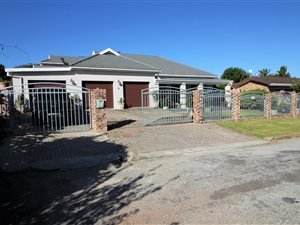 6 Bed House in Blanco