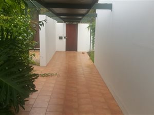 3 Bed House in Golf View