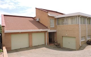 4 Bedroom House in Kiepersol