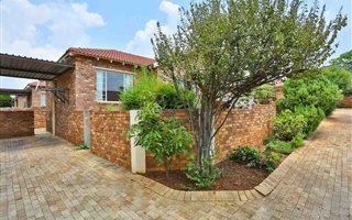 2 Bedroom Townhouse in Honeydew Ridge