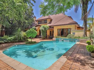 1271 m² Commercial space in Arcadia