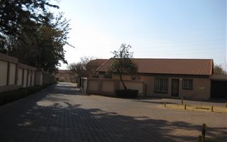 1 Bedroom Townhouse in Annlin