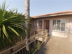 2 Bed Apartment in Radiokop
