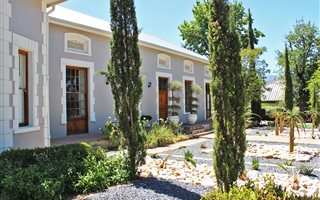 390 m² Commercial space in Paarl Central East
