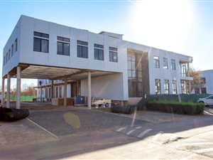 130 m² Commercial space in Hilton