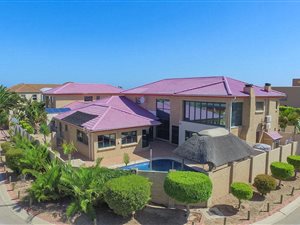 5 Bed House in Summerstrand