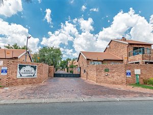 4 Bed Townhouse in Bromhof
