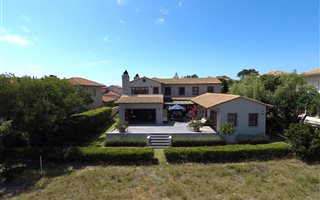 4 Bedroom House in Plettenberg Bay