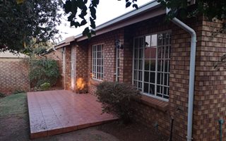 2 Bedroom Townhouse in Zwartkop