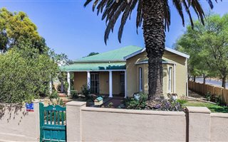 4 Bedroom House in Beaconsfield