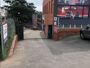 665 m² Commercial space in Jacobs