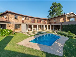 5 Bed House in White River Country Estate