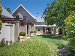 4 Bedroom House in Die Boord
