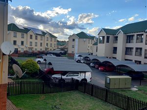 3 Bed Apartment in Chloorkop
