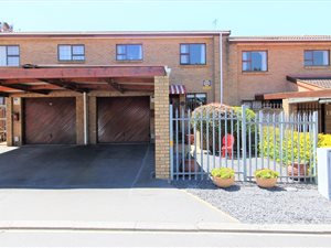 3 Bed Townhouse in Stellenberg