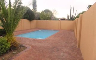3 Bedroom Townhouse in Modelpark