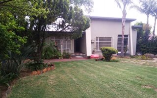6 Bedroom House in Valhalla