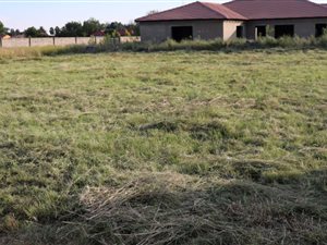 1000 m² Land available in Kookrus