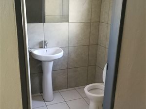 1 Bed Townhouse in Vanderbijlpark SE2
