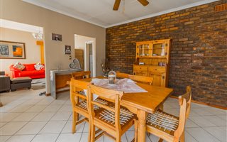 3 Bedroom House in Freeway Park