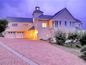 4 Bed House in Vlees Bay