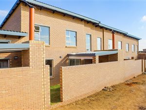 3 Bed Townhouse in Glen Marais
