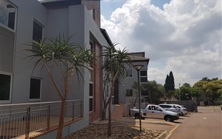113 m² Commercial space in Lynnwood