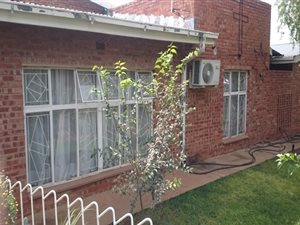 3 Bed House in Barkly West