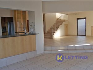 4 Bed Duplex in Moreleta Park