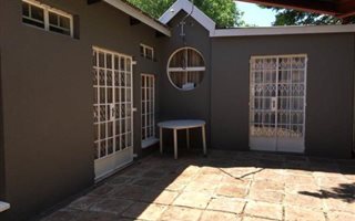1 Bedroom Garden Cottage in Montgomery Park
