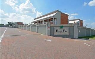 2 Bedroom Townhouse in Buccleuch