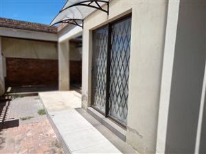 3 Bed House in Alra Park