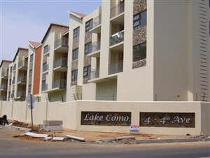 2 Bed Apartment in Florida Lake